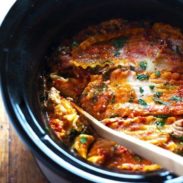Super Easy Skinny Veggie Crockpot Lasagna - a handful of simple ingredients for a healthy family dinner. | https://ultranutrition.health