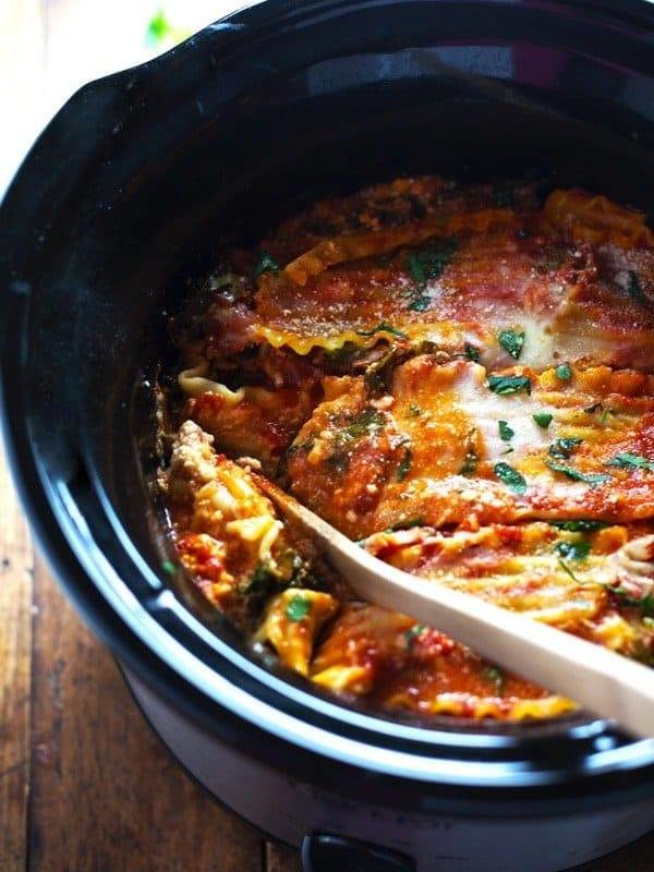 Super Easy Skinny Veggie Crockpot Lasagna - a handful of simple ingredients for a healthy family dinner. | https://ultranutrition.health